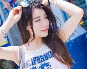 IMiss爱蜜社 – 最新作品，果儿Victoria的礼服让我想到了某些又甜又苦的滋味。