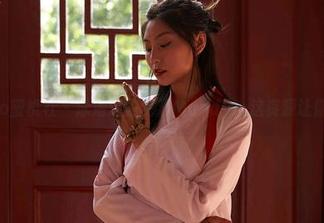 MiiTao蜜桃社 - 泳池边的梦乃Mandy:这资源让你想一想