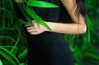 TuiGirl推女郎 – 艾栗栗的私房图集：想得到女神的秘笈吗？先得过我这关！