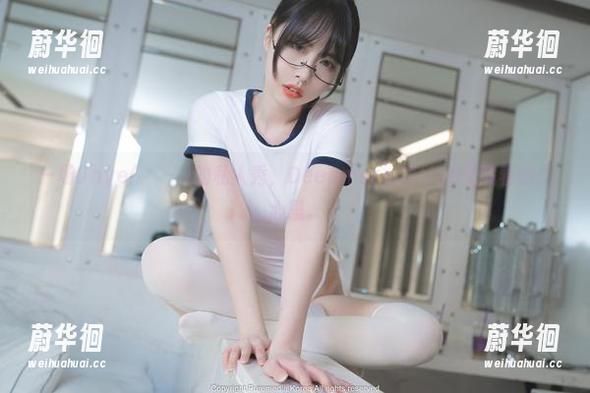 一场Uhye(이유혜)的私人秀，DeepmoreOffice里藏着的小心思。