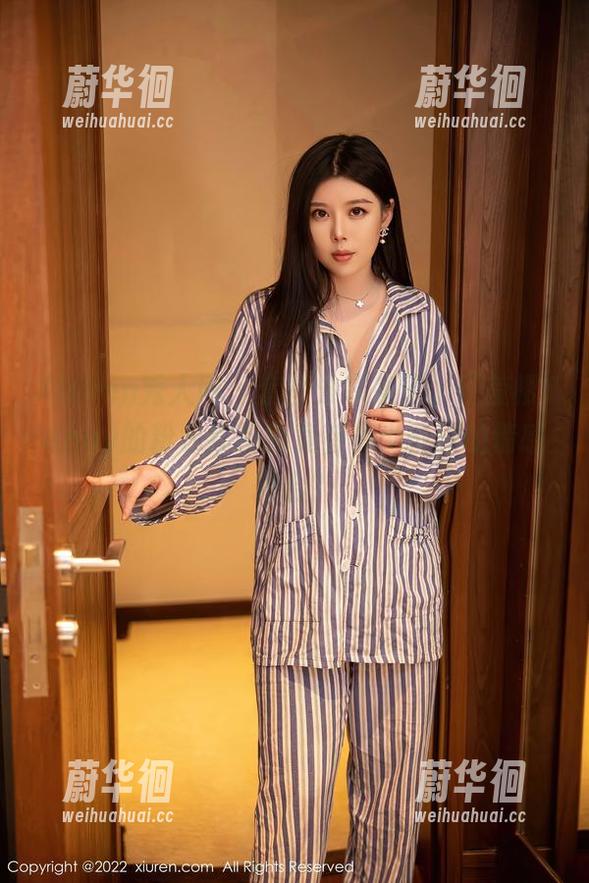 Xiuren秀人网-任莹樱Jenny Xiuren秀人网 - 套图分享来了,任莹樱Jenny的粉色作品究竟有多少琐碎的情感掺合?