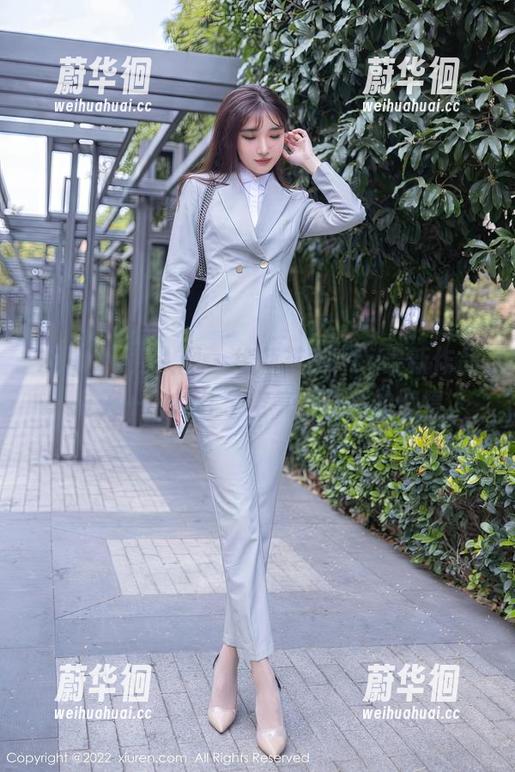 Xiuren秀人网-徐莉芝Botty Xiuren秀人网 - 徐莉芝Botty最新作品:夏天——抓住了空气中飘荡的懒惰。