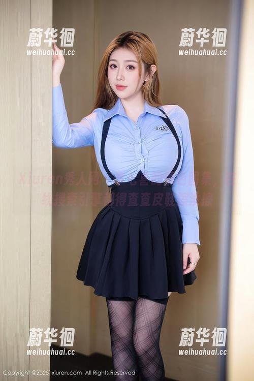 Xiuren秀人网-李七喜 Xiuren秀人网 - 李七喜的黑色图集,在线搜索引擎都得查查皮鞋擦没擦