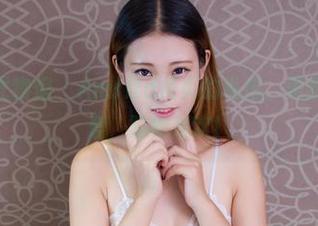 YouWu尤物馆 – Amrita贞贞的私拍，美图中的小白鹿，跑得贼欢！