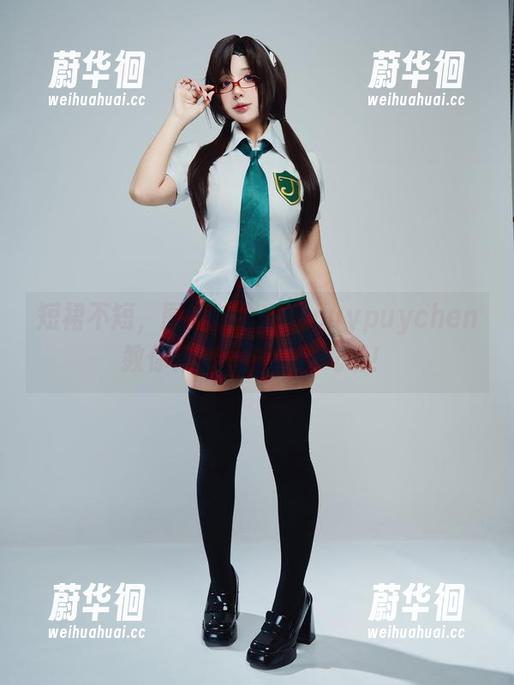 puypuychen 短裙不短,图片却全套!puypuychen教你如何“撑”出气场!