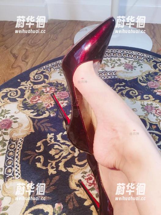 丝月神 微密圈 - 来了!丝月神的修女造型,免费的照片等你来收!