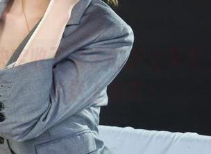 丽柜 – 决定收下兔子的护士写真，免费照片送上来啦！
