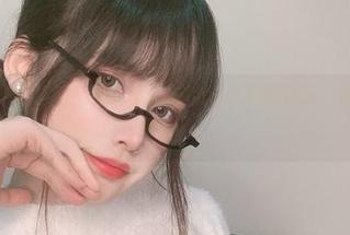 拜托,你十七鸽的灰色护士绝对能治愈你的眼睛,高清壁纸速来!