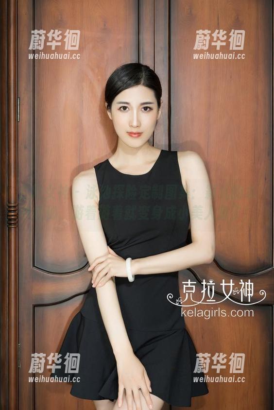 克拉女神 - 泳池探险定制图集：颖儿的水中隐秘，游着游着就变身成小美人鱼了！
