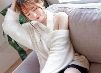 嗲囡囡 - 下载还是陈梵妮的泳装图包,能不能再给我多一点儿清凉的想象?
