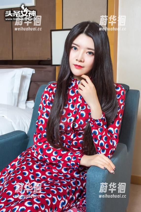 头条女神 - 双人高清壁纸，为啥李丽莎的一张帅照能搬出这么多剧情？