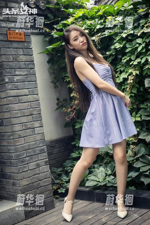 头条女神-琳琳 头条女神 - 纳尼?琳琳的学妹合集,一早发现没带眼镜。