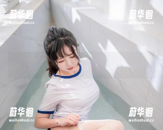 敢想敢做的奇行家狗崽，红丝绒旗袍升级大作战，快来免费领取图集！