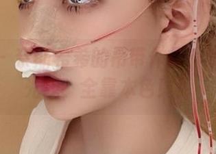 微密圈 - 奈斯希希的吊带作品:没有过多光线,全靠本色!!