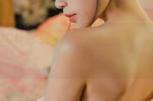奈汐酱Nice修女套图，多好奇，只敢暗自偷看！