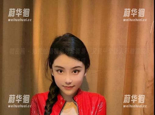 微密圈 - 奶雯的眼镜系列写真集，又是一个让人不敢直视的选择