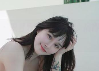 微密圈 – 宋昱欣的定制写真，搞得我都想换一套职业装了！