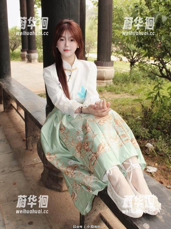 小众视觉-惠子 小众视觉 - 原图里的惠子:职业装就是要让人猜,不然多没意思!
