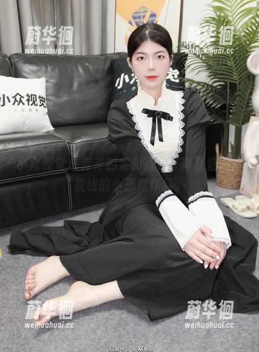 小众视觉-芳芳 小众视觉 - 芳芳的定制睡衣,简直是偷走视线的小恶魔作品。