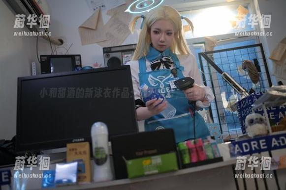 小和甜酒的新泳衣作品：画面美好，但内心波澜起伏