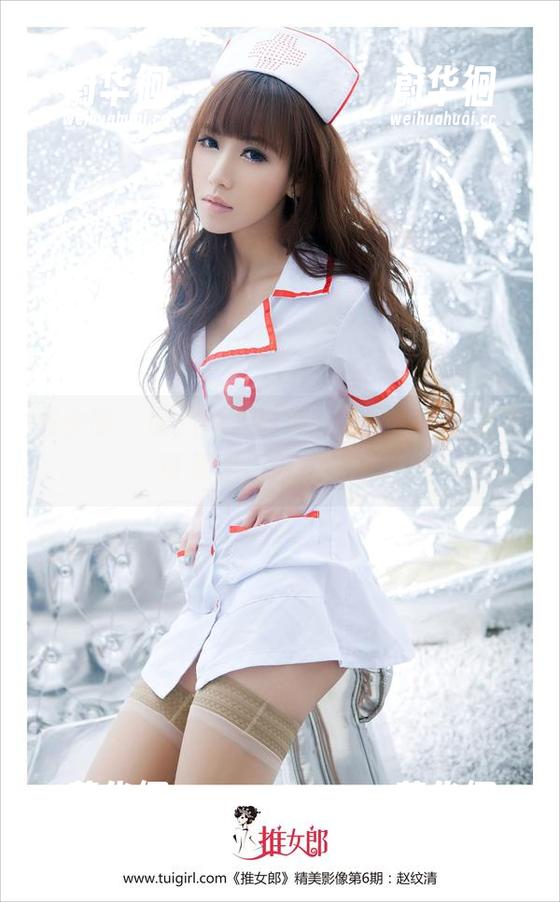 推女郎 - 图片中李丽莎的秘密不小，观看可真得仔细，嘿嘿。