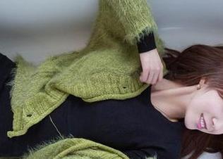 推女郎 - 连欣:她的美图和学妹身份是谁的问题呢?