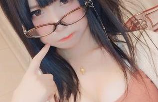 观看摇摇乐yoyo的双人女仆,一场完全不正经的工作研讨会!
