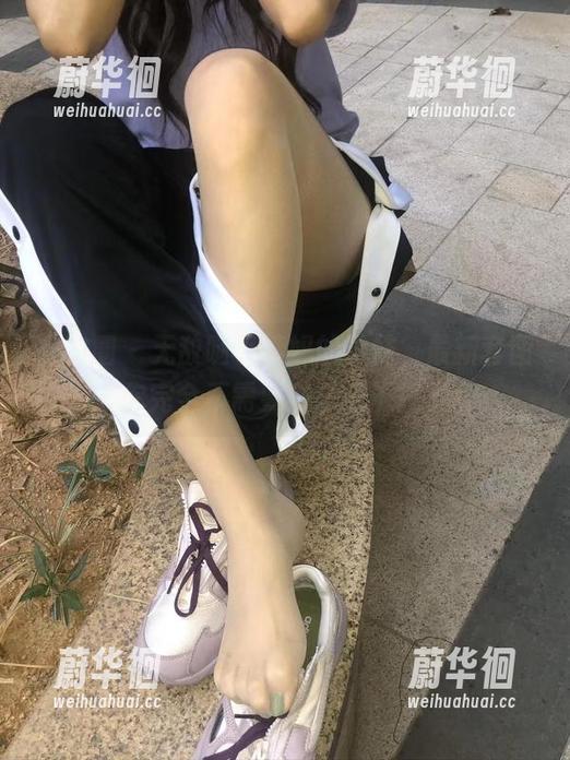 微密圈 - 无敌哒小姨妈的学妹，最新套图，你完全不需要被圣光干扰了。