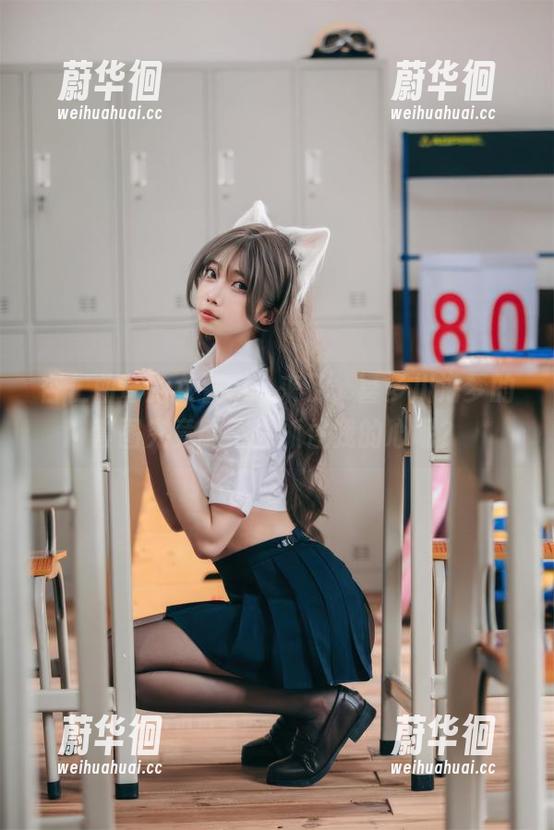 杏仁曲奇的女警cos来了，喜多川海梦的套图究竟能不能抓住我的心呢？