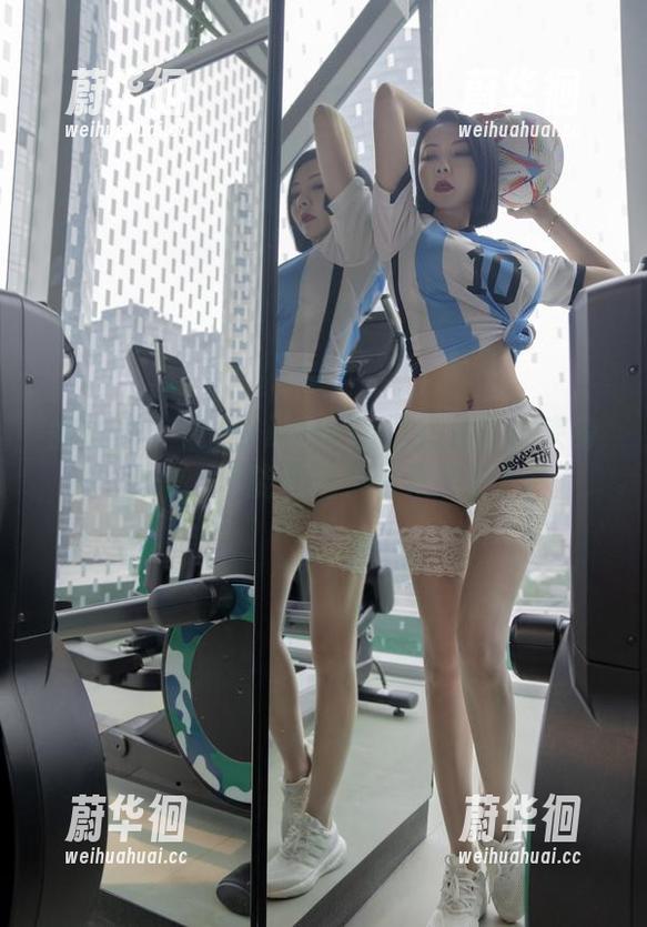 微密圈 - 果儿Victoria的红皮性感束身合集，谁能拒绝？快来下载！