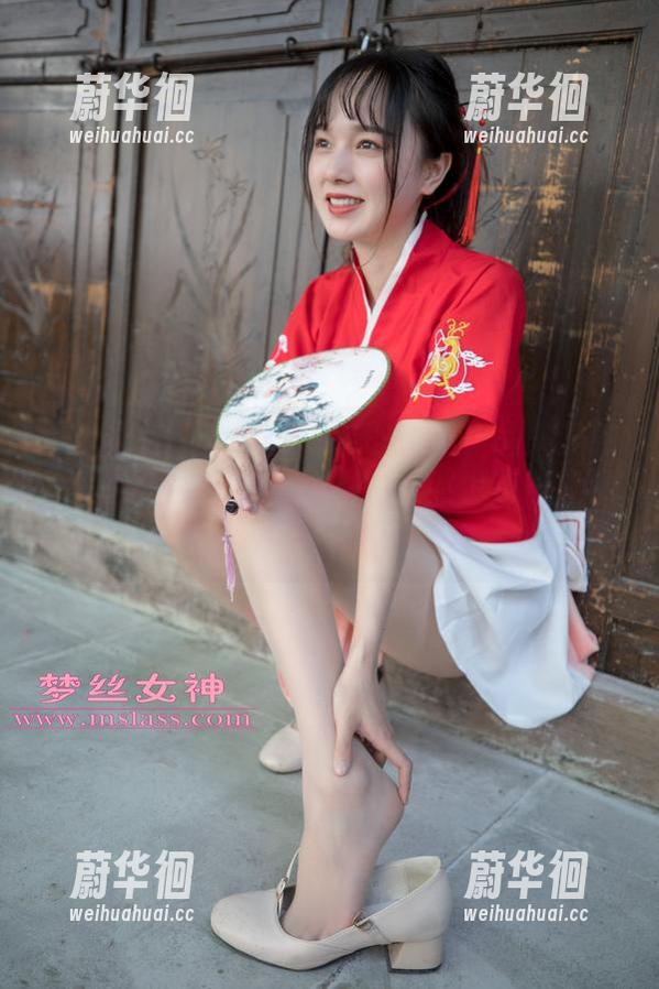 梦丝女神 - 超想跟刘诺的红裙作品集里的每一帧高清文艺照聊聊，虽然也不知道聊啥。