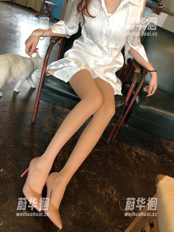 梦里一只喵 微密圈 - “温柔”这套图,从“梦里一只喵”的打造中直接出道。