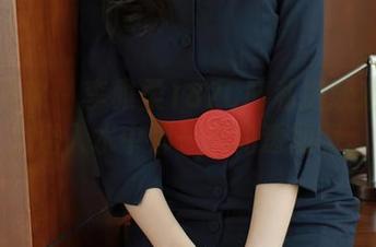 模范学院 – 李雅柔182CM私房泳池原图，潜入水中那一刻的透彻啊。