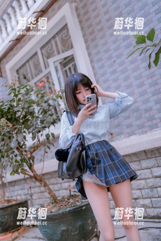 樱井宁宁的水手服写真集：你能想象吗？这件裙子跟风筝一样轻飘飘的……