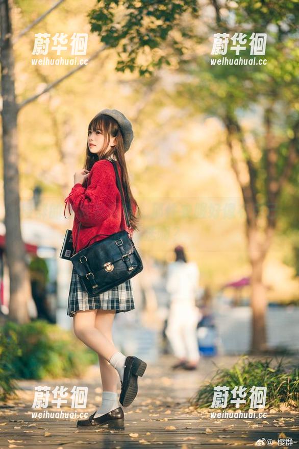 樱群 樱群的白衬衫图集:那件衣服好像有自己的想法啊?