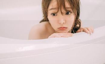 波萝社 – 夏美酱的“死库水”：在水里玩耍的日子，谁说我们不能开心一下呢？