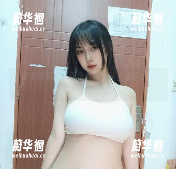 浅安安 浅安安的黑胶带创意套图;沾上去请小心,不然会舍不得撕掉!