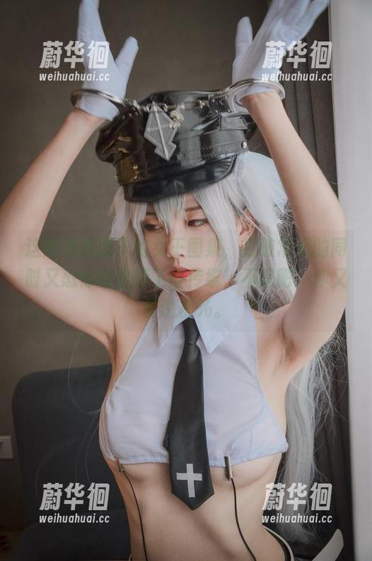 这组清颜颜子的女王图集，打破常规的同时又恐怖地坚持了些传统，不是吧，你又要说那%。