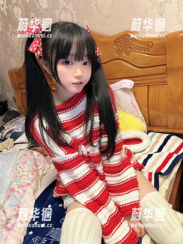 神沢永莉 神沢永莉的套图:在这黄色吊带里,兔兔也有自己的小心事吧!