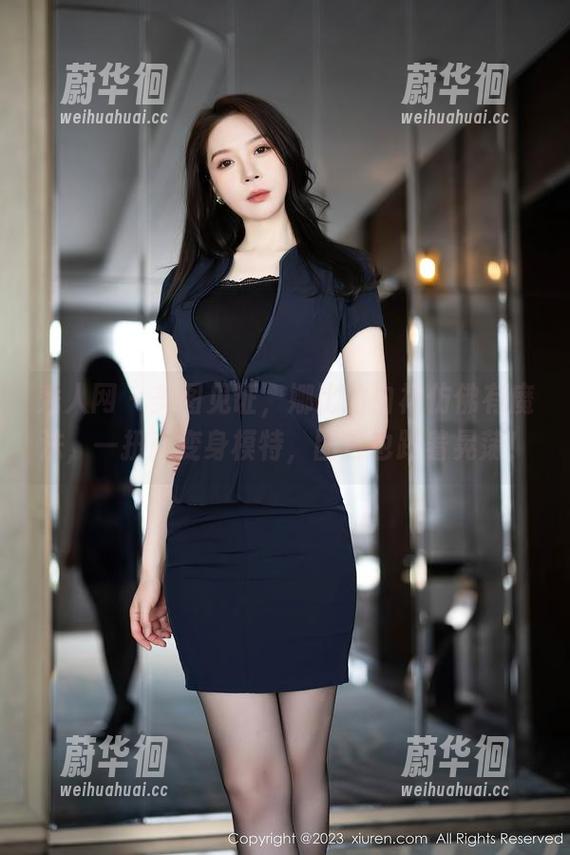 秀人网-娜比 秀人网 - 美图见证,娜比的白裙仿佛有魔法,一扭就变身模特,图包也跟着晃荡!
