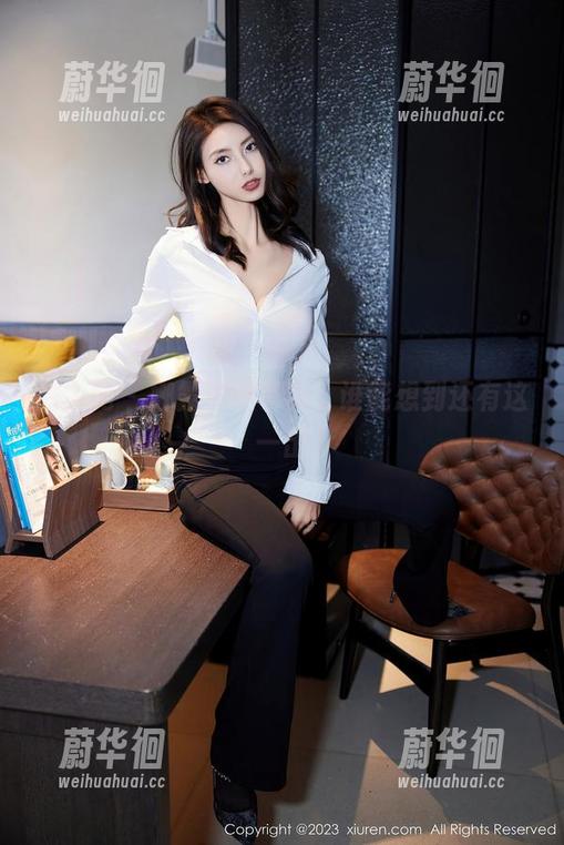 秀人网-娜露 秀人网 - 娜露美腿写真,谁能想到还有这一出