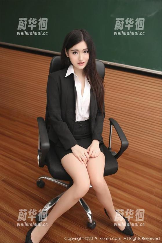 秀人网-孟狐狸FoxYini 秀人网 - 全套眼镜,能不能带我进入孟狐狸FoxYini的混搭宇宙呢?
