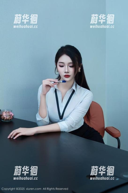 秀人网-小夕Kitty 秀人网 - 写真与美足,小夕Kitty总能把它们玩得如此轻松!