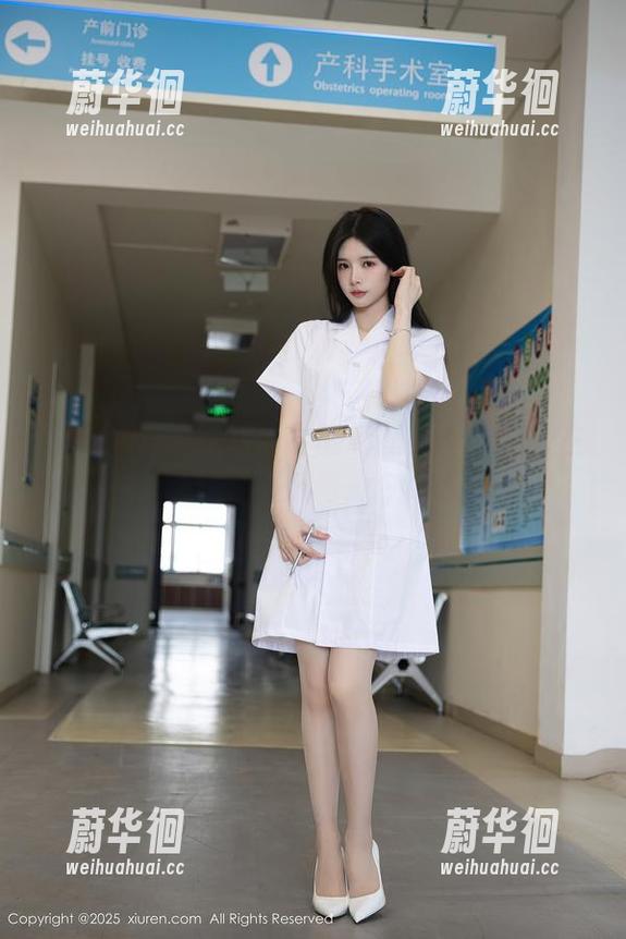 秀人网-心妍公主 秀人网 - 高清写真界的新星——心妍公主,以美足征服每一个镜头。