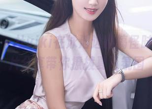 秀人网 - 杜viki在泳池边的搞怪时刻,图片分享带你撩拨夏日氛围