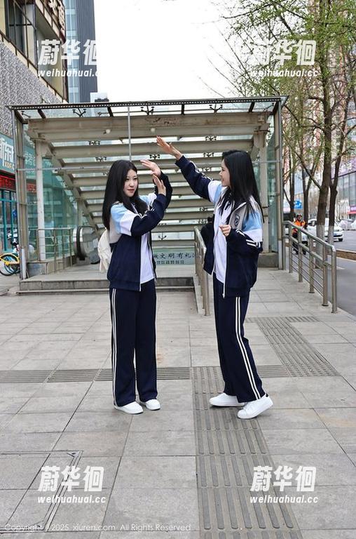秀人网-梦然同学 秀人网 - 高跟鞋?梦然同学全套写真里倒是把我心思都踩得变形了