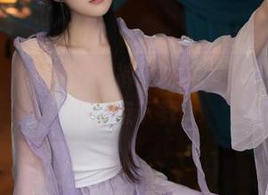 秀人网 - 燕甘甘短裤的绝妙造型，看完忍不住点下载。