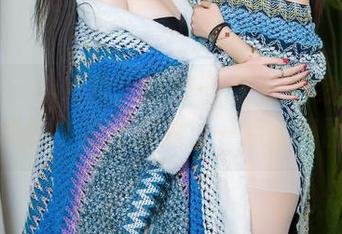 秀人网 – 小提醒：糯美子mini在线集合三亚和服，是否有那么一点点艳丽？