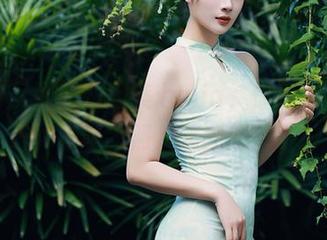秀人网 - 原图里的美七mia,你也敢穿开叉连体衣吗?照片逼我想多了…