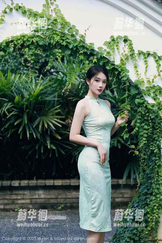 秀人网-美七mia 秀人网 - 原图里的美七mia,你也敢穿开叉连体衣吗?照片逼我想多了...
